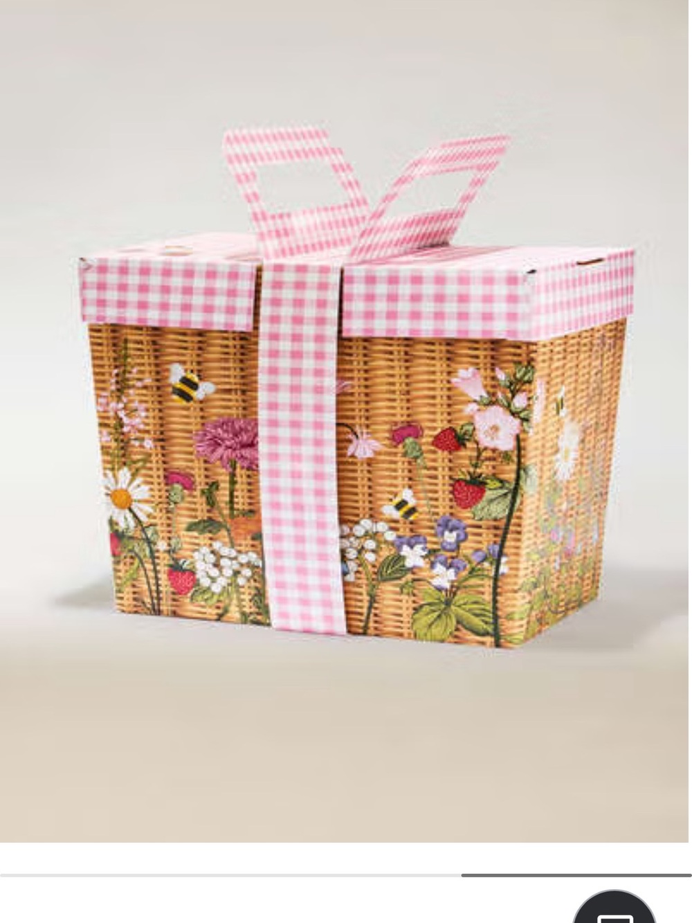 Bath & Body Works Pink Picnic Basket Gift Set - Picture 3 of 10
